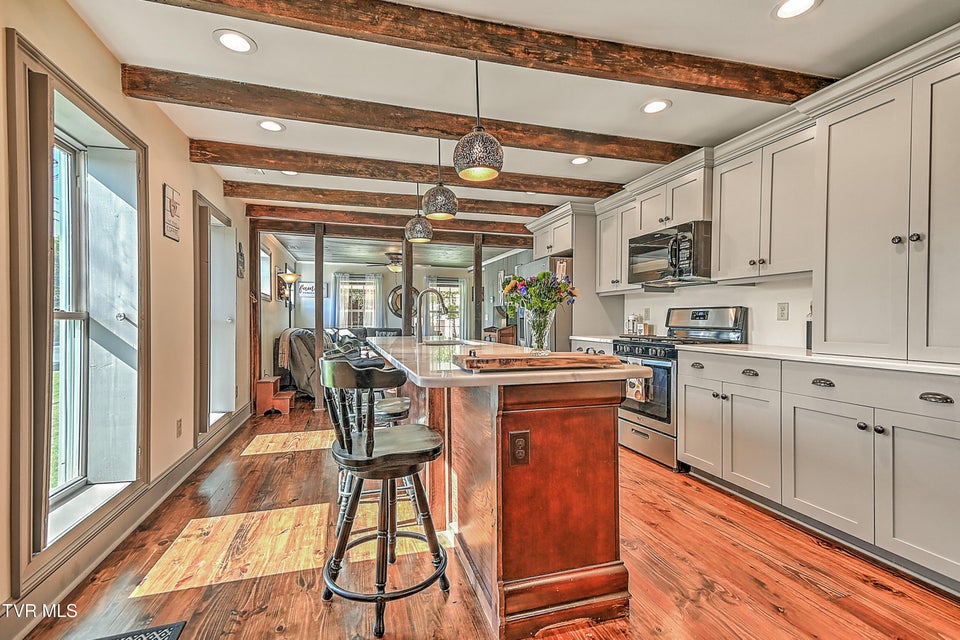 Photo #11: 217 Irish Street