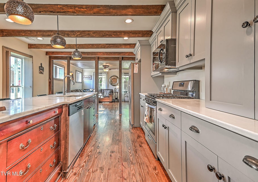 Photo #14: 217 Irish Street