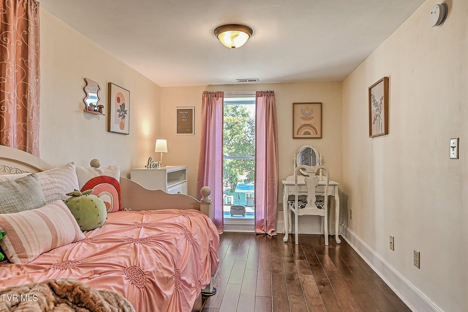 Photo #17: 217 Irish Street