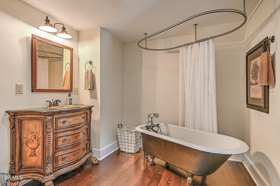 Photo #18: 217 Irish Street