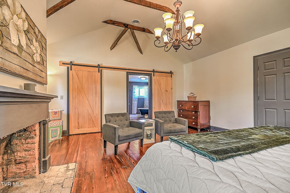 Photo #33: 217 Irish Street