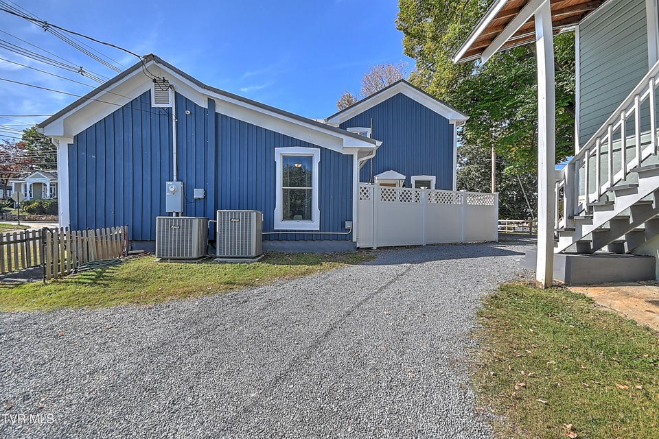 Photo #49: 217 Irish Street