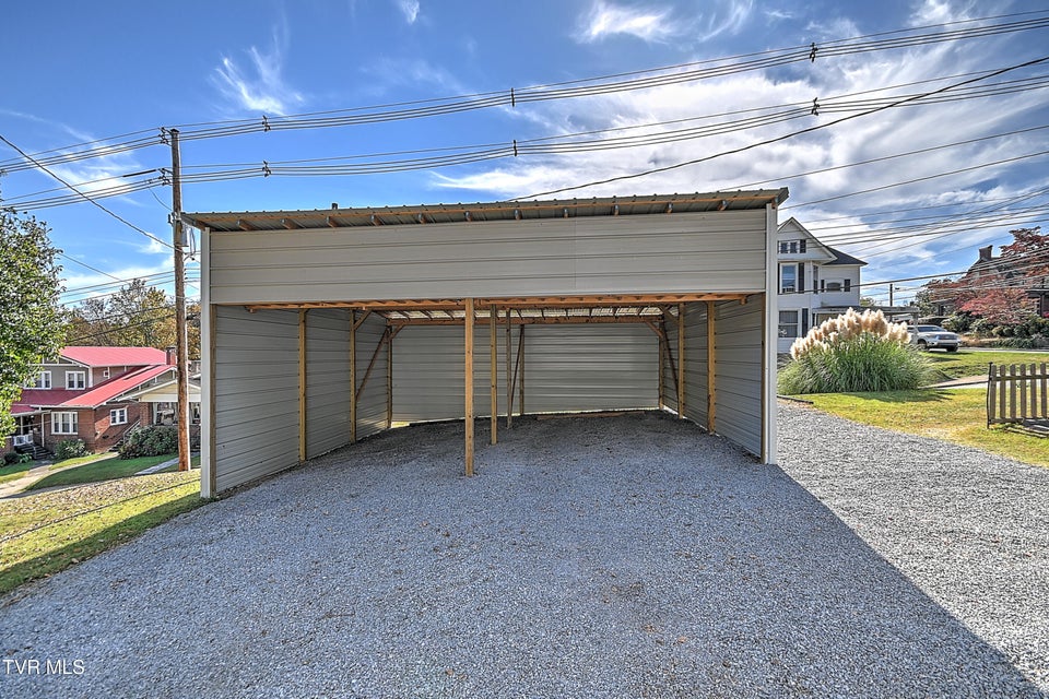 Photo #50: 217 Irish Street