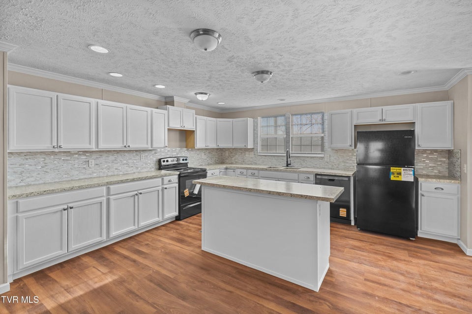 Photo #10: 311 Spring Street