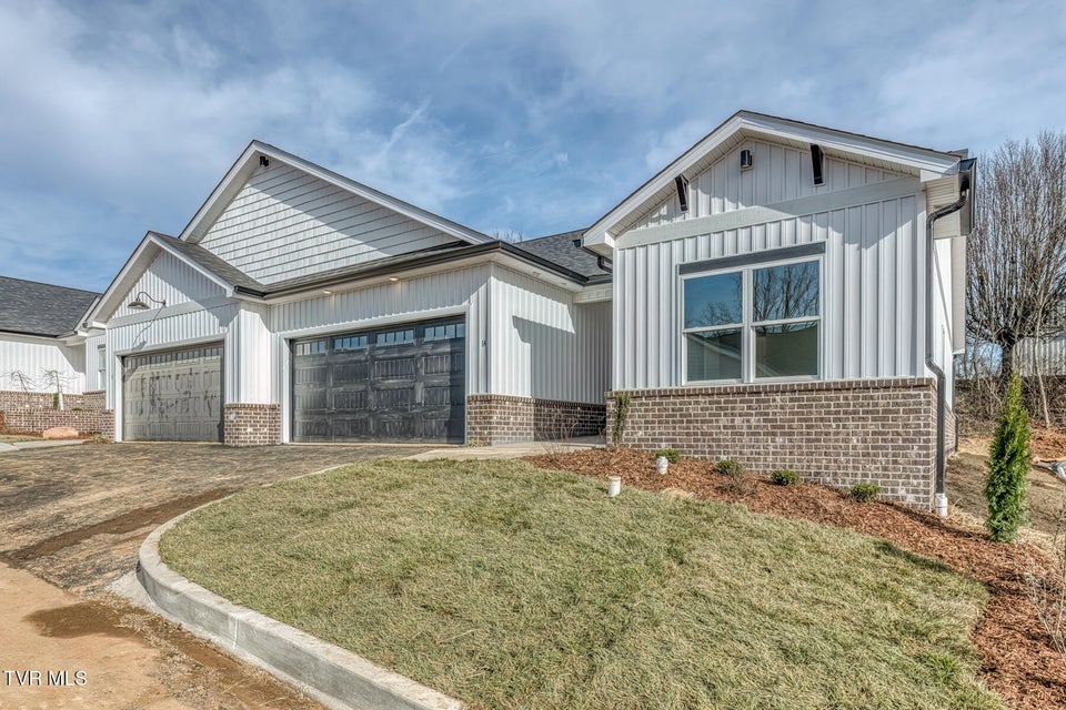 Photo #2: 106 Klm Drive