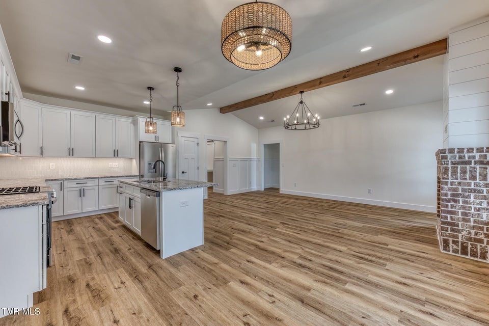 Photo #11: 106 Klm Drive