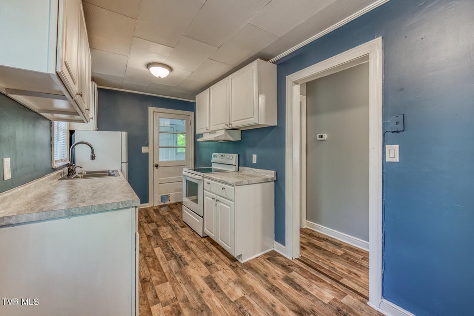 Photo #12: 2300 Beverly Hill Street