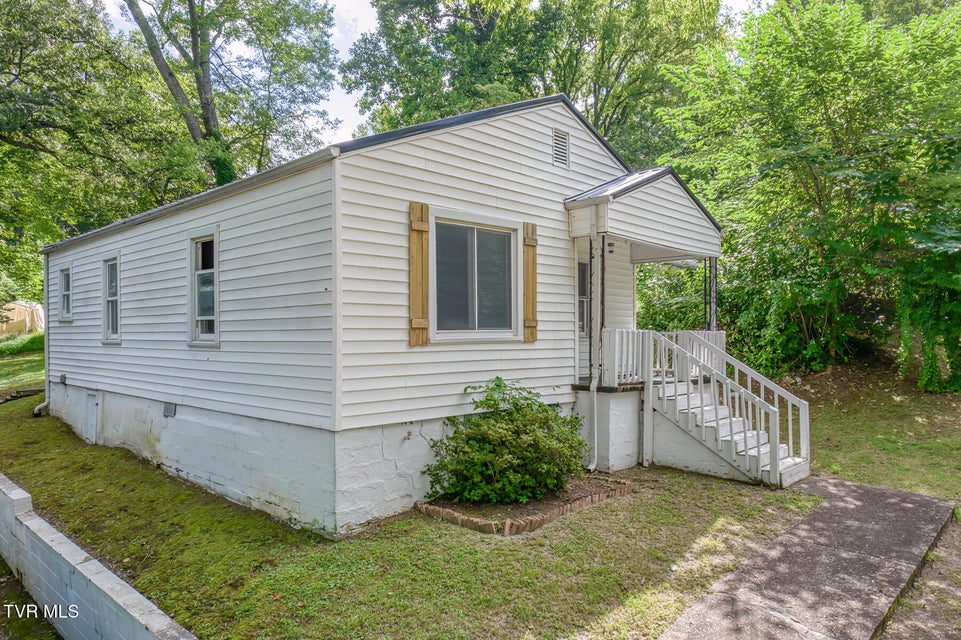 Photo #19: 2300 Beverly Hill Street