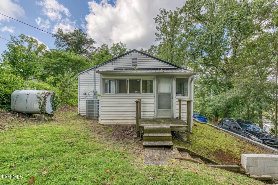 Photo #23: 2300 Beverly Hill Street