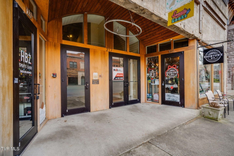 Photo #5: 217 Broad Street