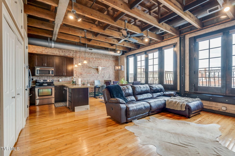 Photo #8: 217 Broad Street