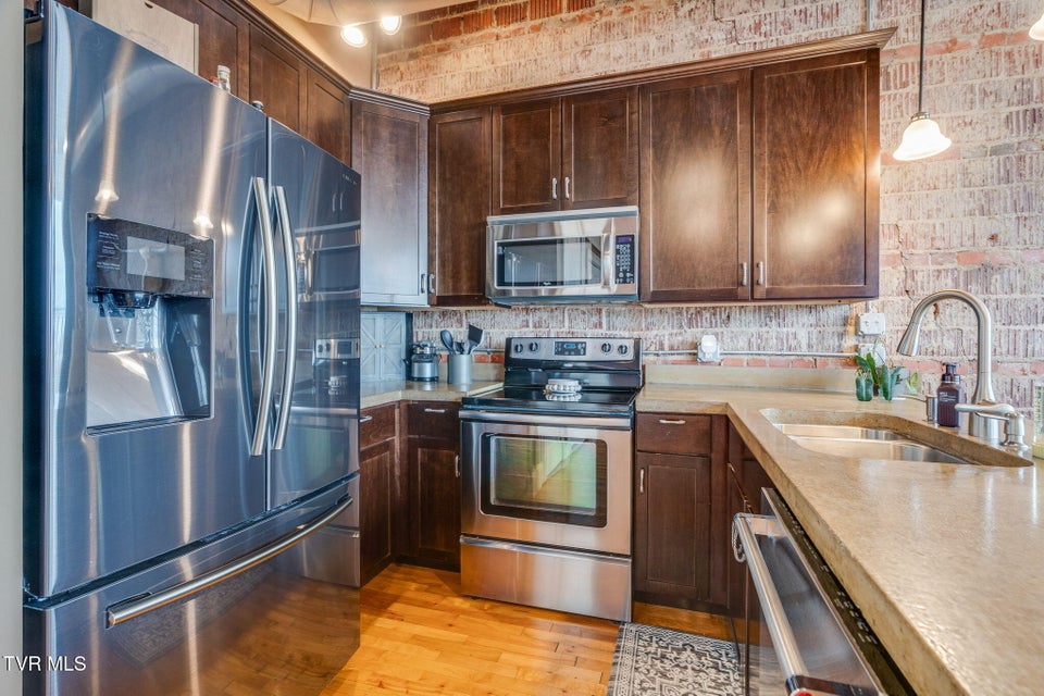 Photo #11: 217 Broad Street