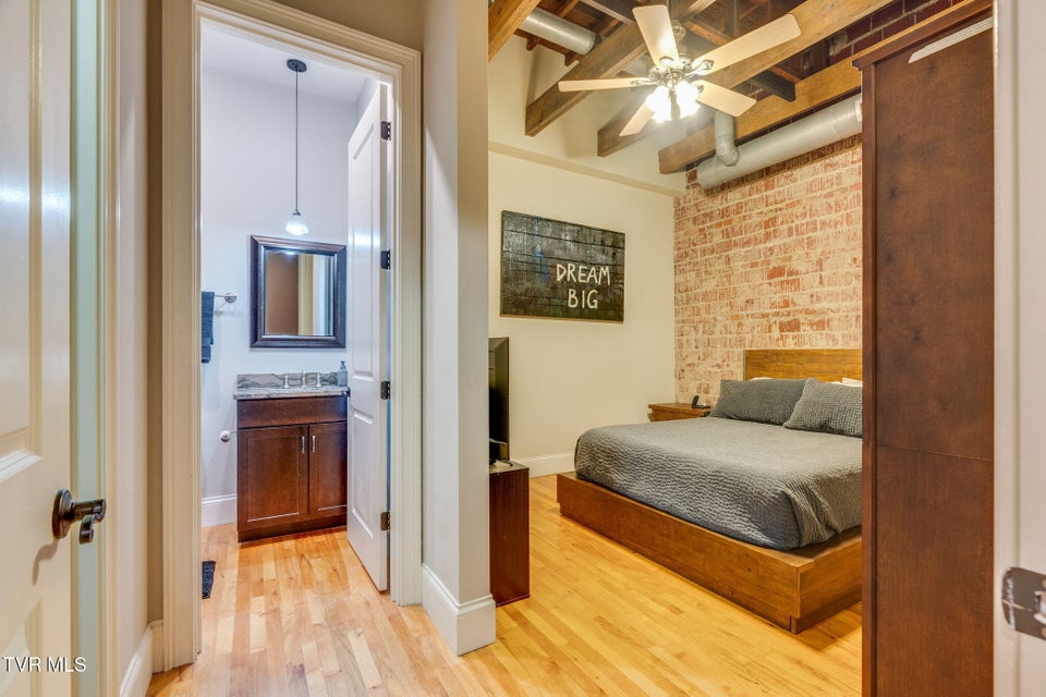 Photo #15: 217 Broad Street