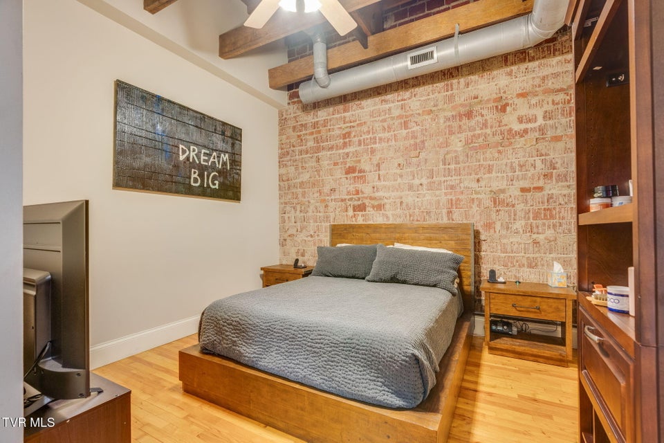 Photo #16: 217 Broad Street