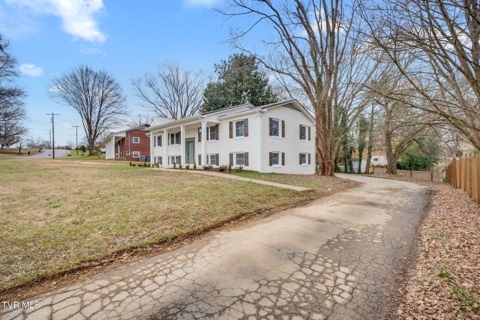 Photo #4: 404 Oakmont Drive