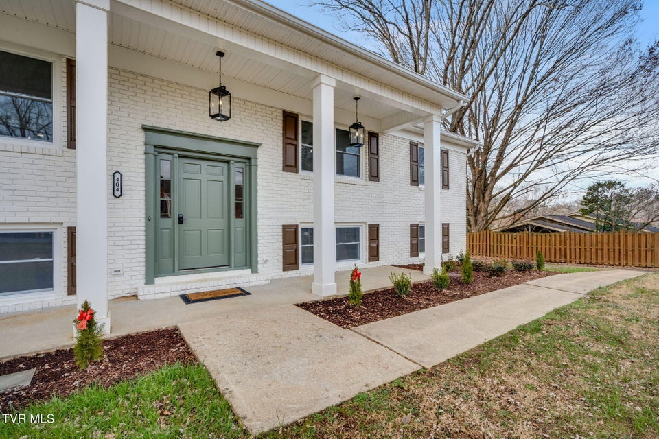 Photo #5: 404 Oakmont Drive