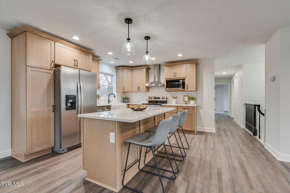 Photo #13: 404 Oakmont Drive