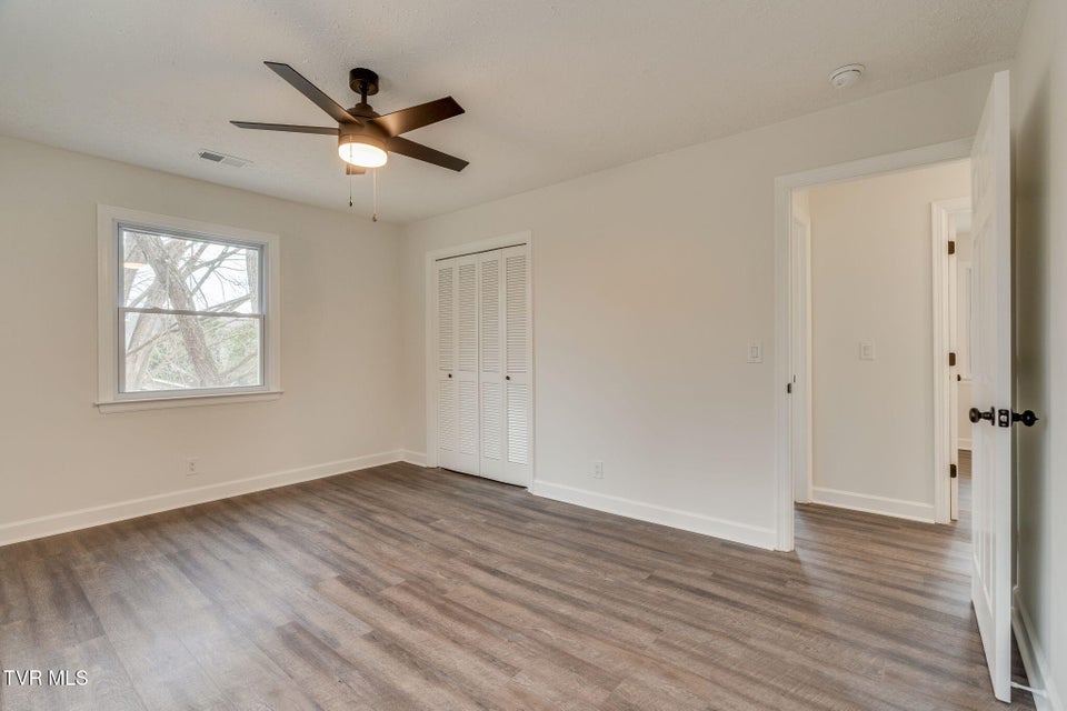 Photo #20: 404 Oakmont Drive