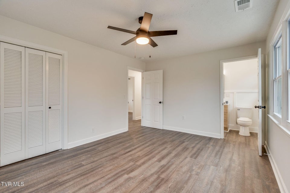 Photo #21: 404 Oakmont Drive