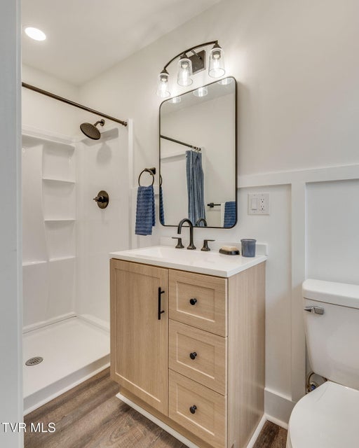 Photo #22: 404 Oakmont Drive