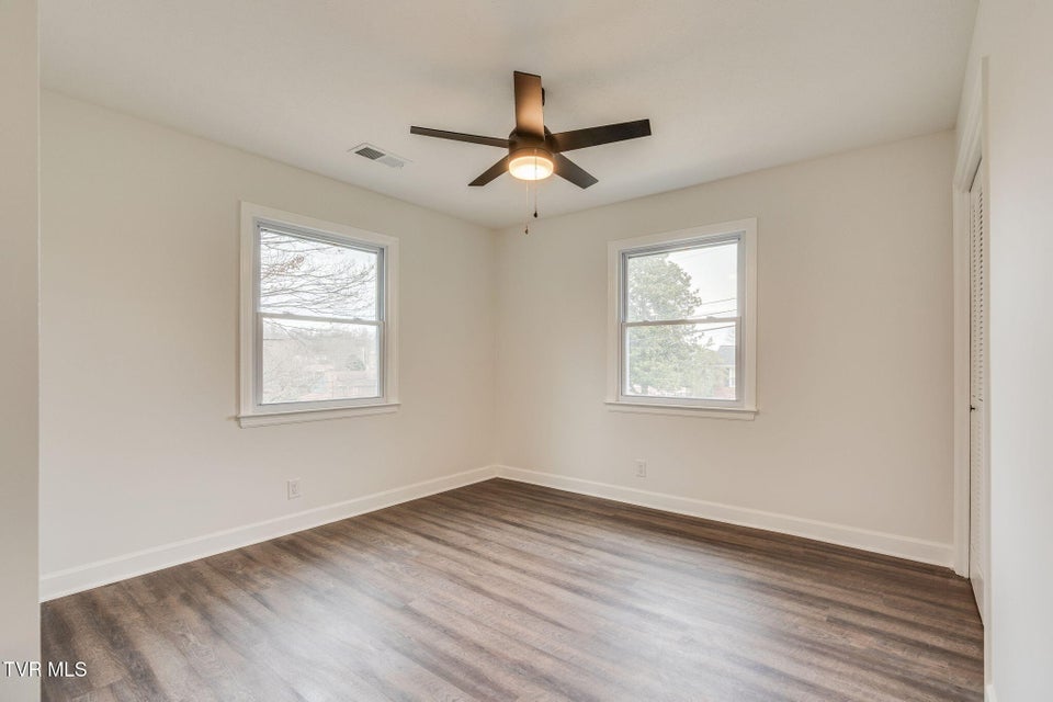 Photo #23: 404 Oakmont Drive