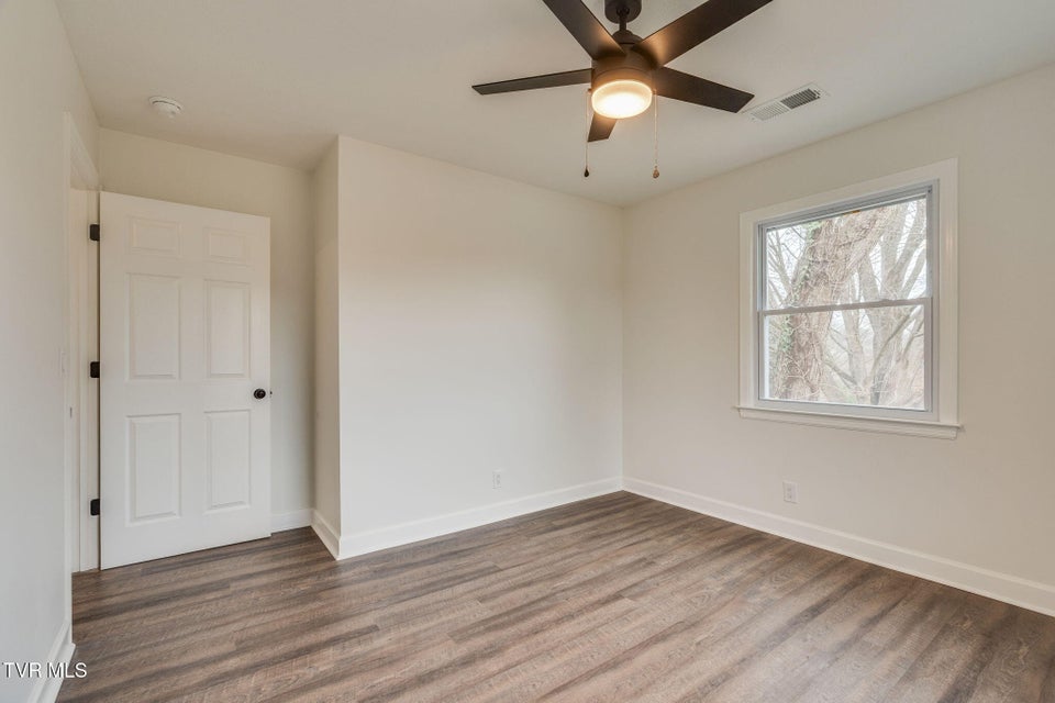 Photo #24: 404 Oakmont Drive