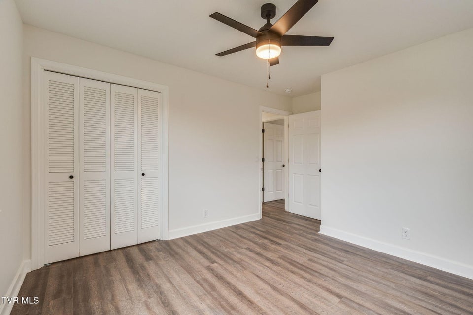 Photo #25: 404 Oakmont Drive