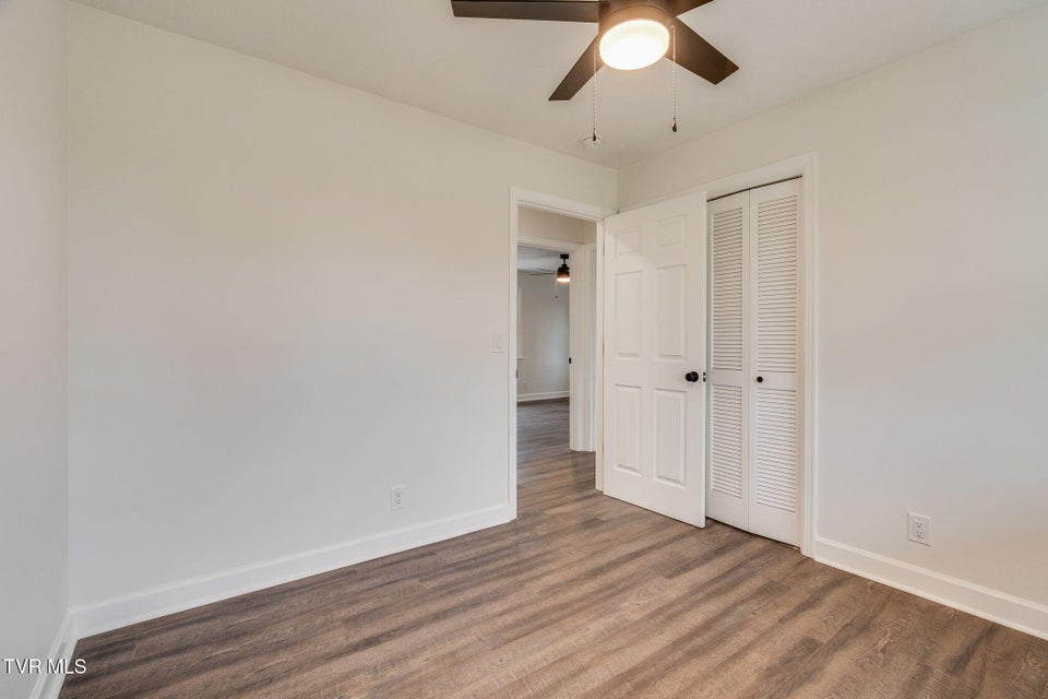 Photo #27: 404 Oakmont Drive