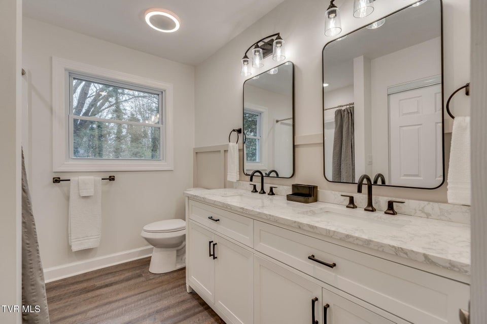 Photo #28: 404 Oakmont Drive