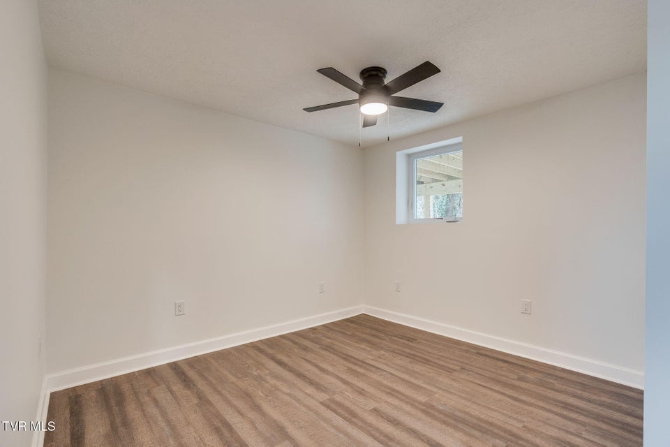 Photo #35: 404 Oakmont Drive