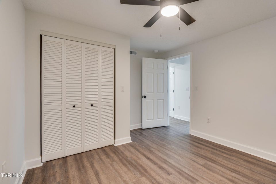 Photo #37: 404 Oakmont Drive