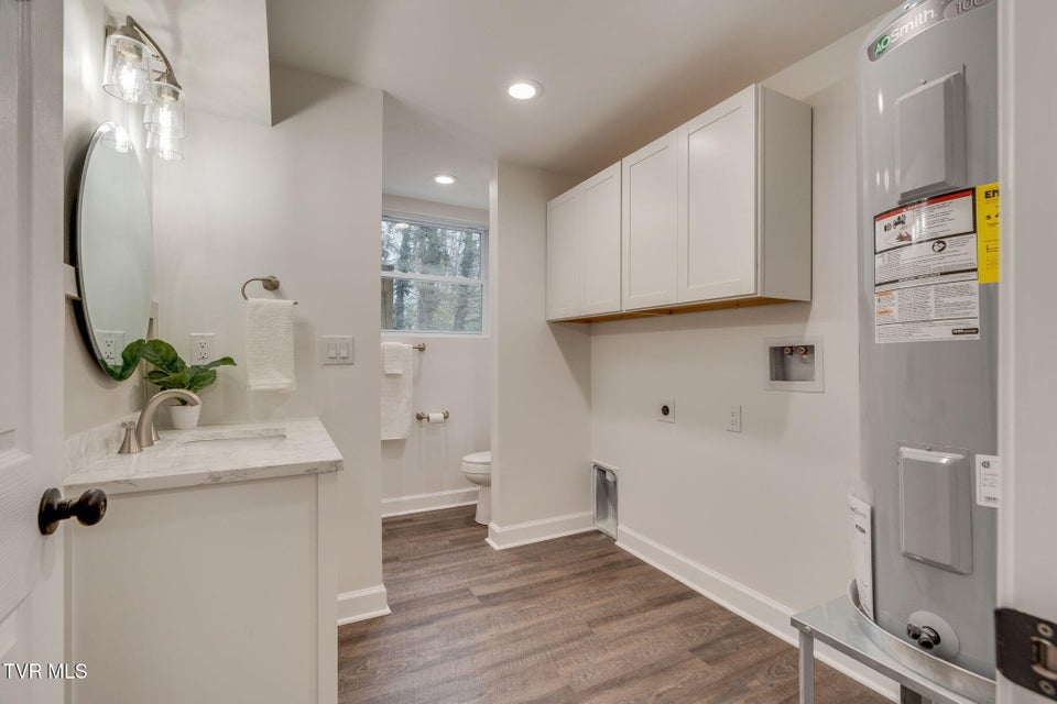 Photo #38: 404 Oakmont Drive