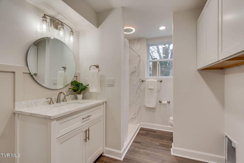 Photo #39: 404 Oakmont Drive