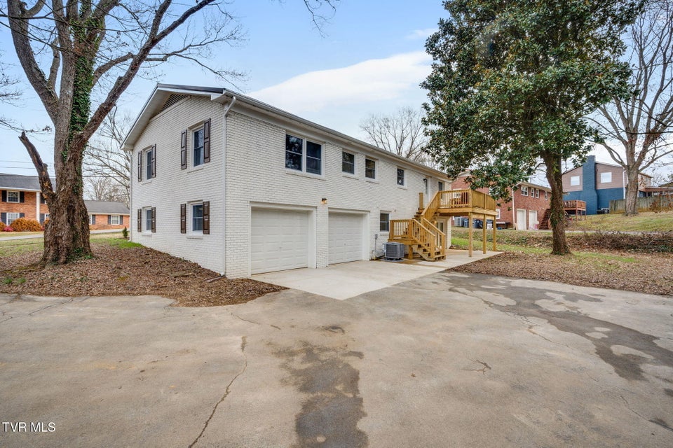 Photo #42: 404 Oakmont Drive