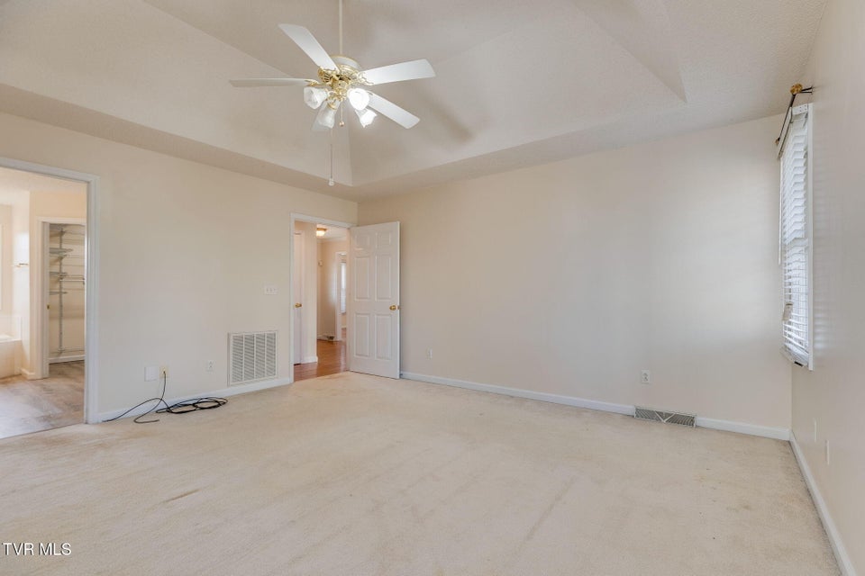 Photo #18: 106 Meadow Court