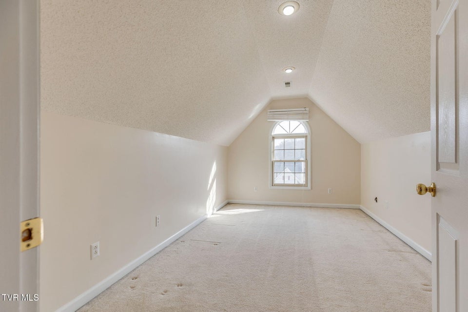 Photo #27: 106 Meadow Court