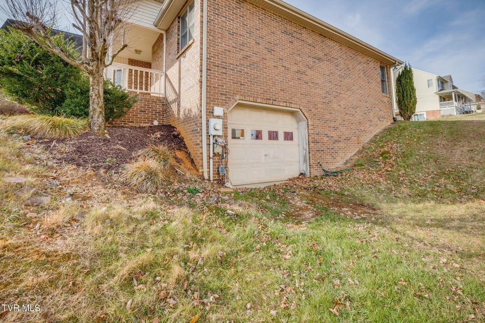 Photo #36: 106 Meadow Court