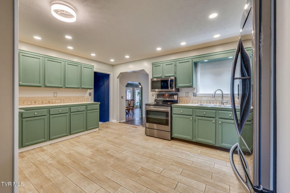 Photo #10: 285 Spurgeon Road