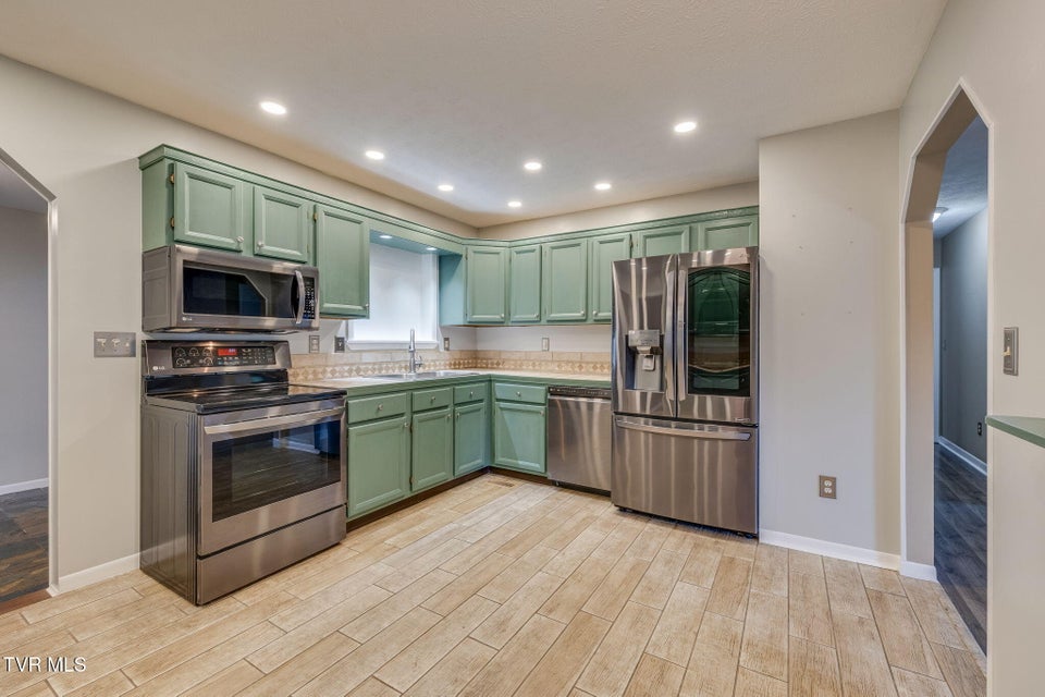 Photo #11: 285 Spurgeon Road