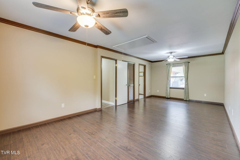 Photo #33: 285 Spurgeon Road