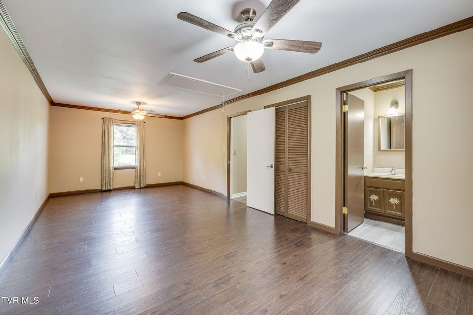 Photo #34: 285 Spurgeon Road