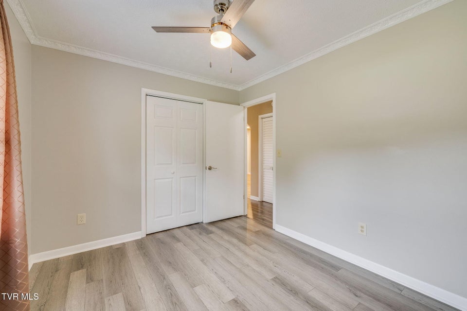 Photo #38: 285 Spurgeon Road