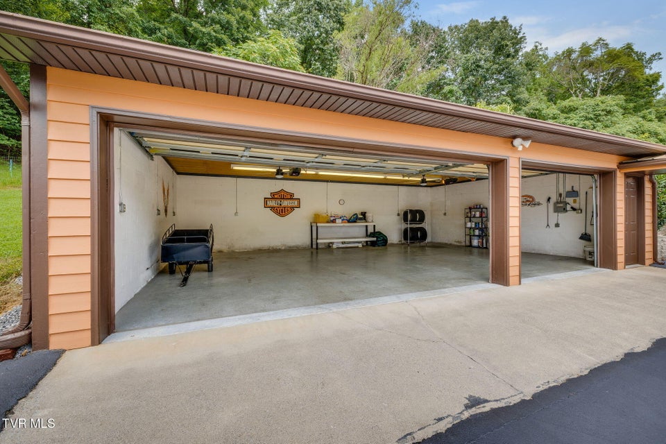 Photo #41: 285 Spurgeon Road