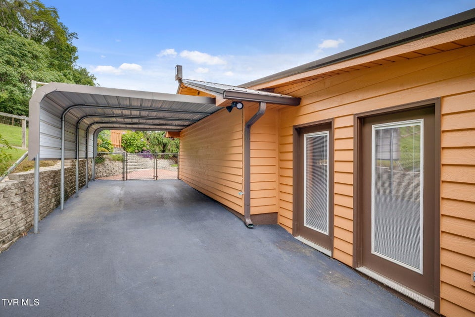 Photo #43: 285 Spurgeon Road