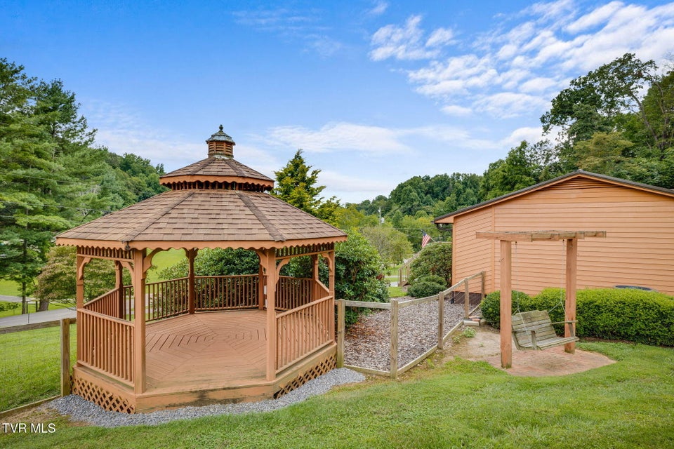 Photo #45: 285 Spurgeon Road