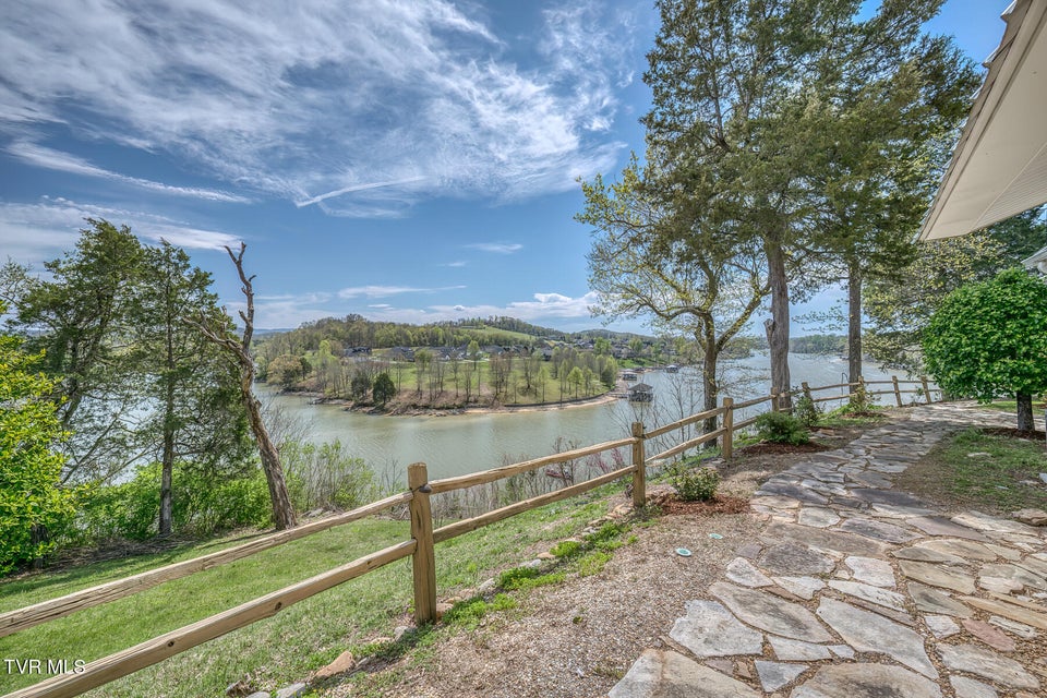 Photo #8: 651 Rangewood Road