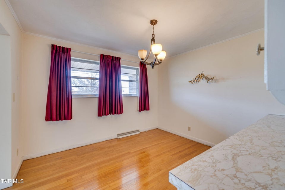 Photo #7: 1946 Buckingham Road