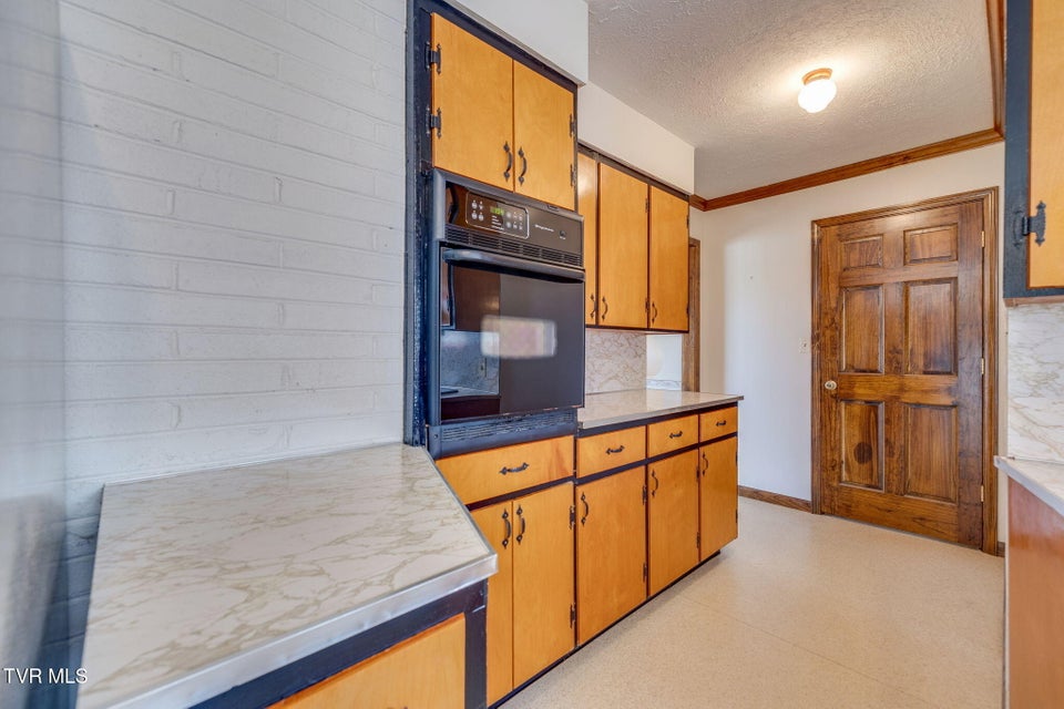 Photo #9: 1946 Buckingham Road