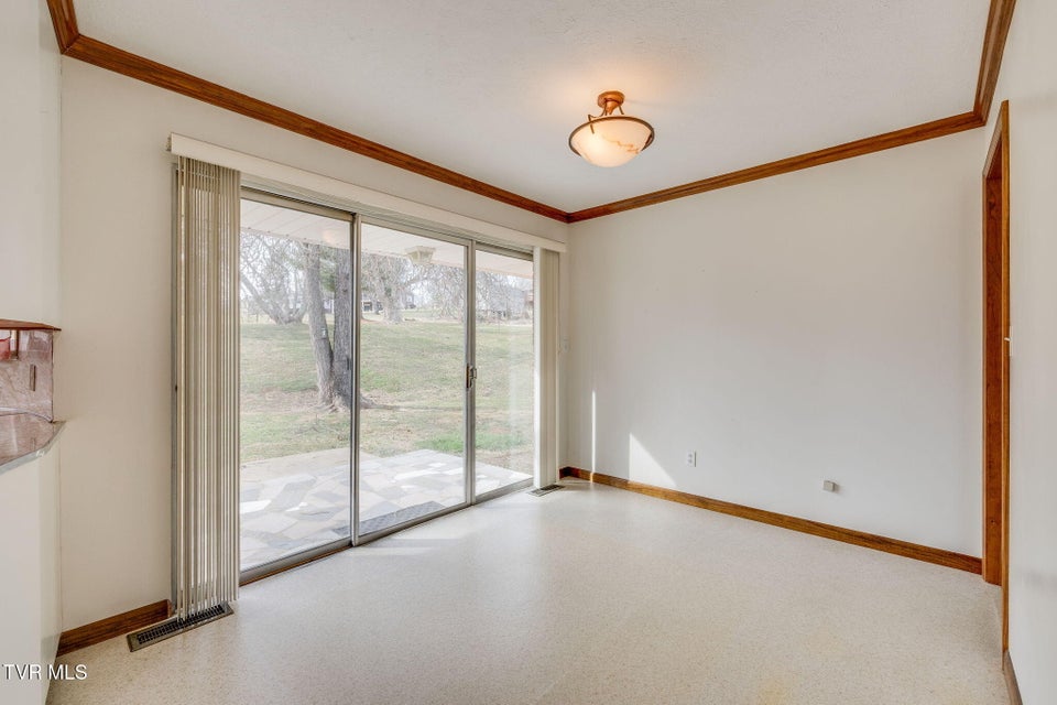 Photo #13: 1946 Buckingham Road