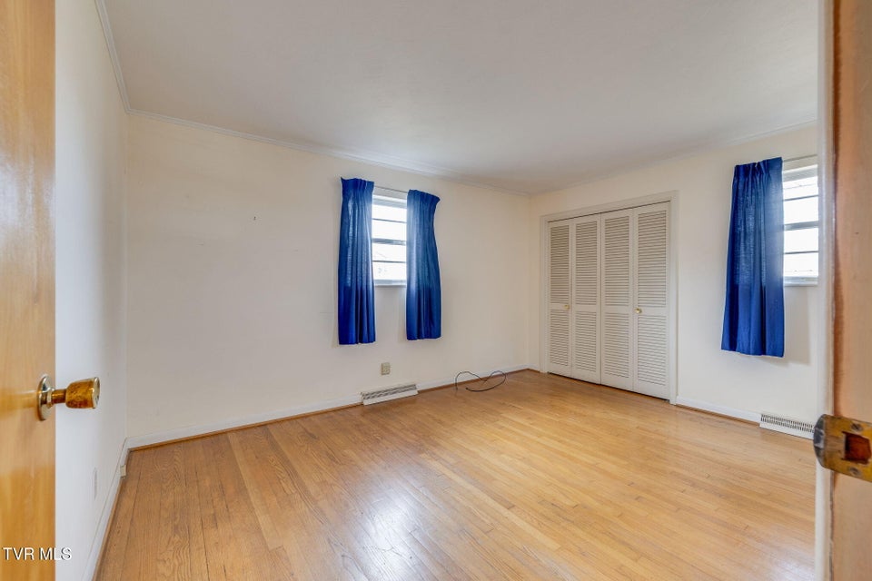 Photo #21: 1946 Buckingham Road